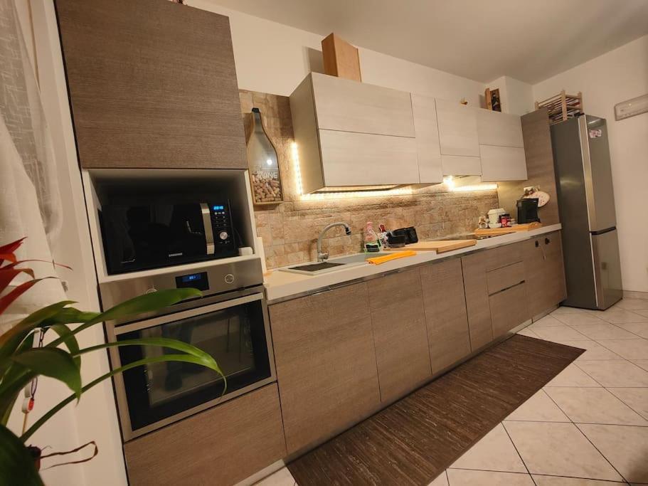 "Come A Casa" - Appartamento Gigi - Self Check In - Ospedale Humanitas - Forum Assago - Tram15 Роццано Экстерьер фото
